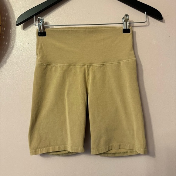 Aritzia TNA Highwaist Bikershorts Tan  Size Small - Picture 1 of 8